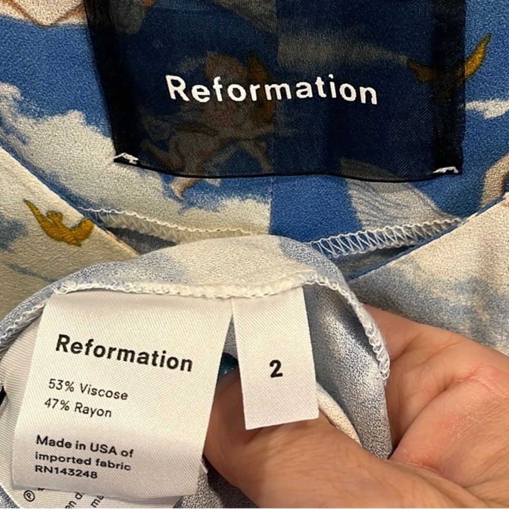 Reformation “Crimini” dress in the Cielo angel clouds print 2 - Picture 3 of 5